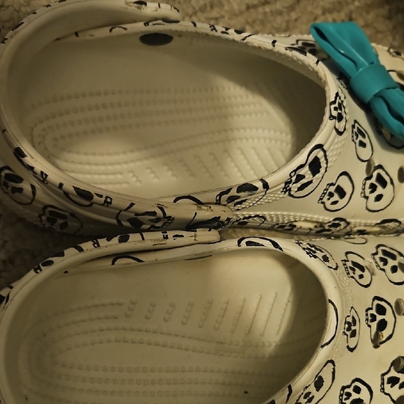 Skull Print CROCS - Picture 3 of 3